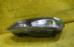 Фары для Volkswagen Polo 2009 года на фотографиях