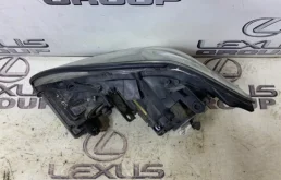 Фара правая для Lexus RX 2004 года на фотографиях