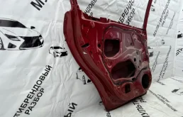 Дверь передняя левая для Toyota Avensis 2018 года на фотографиях