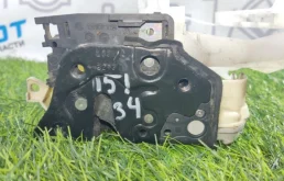 Замок передней левой двери для Volkswagen Passat 2010 года на фотографиях