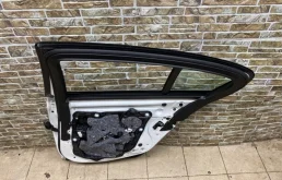 Дверь задняя правая для BMW 5er 2020 года на фотографиях