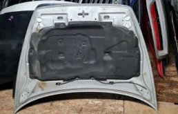 Капот для Volvo S40 2007 года на фотографиях