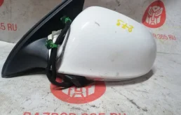 Стекла и зеркала для Volkswagen Jetta 2005 года на фотографиях