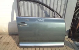 Дверь передняя правая для Volkswagen Touareg 2005 года на фотографиях