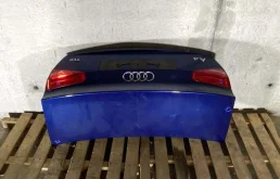 Крышка багажника для Audi A4 2008 года на фотографиях
