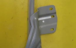 Петля капота правая для Volkswagen Jetta 2010 года на фотографиях