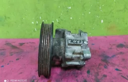 Насос ГУР для Volkswagen Passat 1996 года на фотографиях