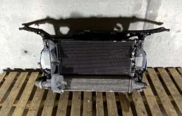 Панель радиатора (телевизор) для Audi A4 2009 года на фотографиях