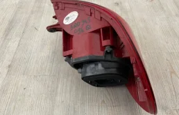 Фонарь внешний правый для Volkswagen Tiguan 2010 года на фотографиях