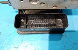 Блок ESP для Mercedes-Benz GL class 2009 года на фотографиях