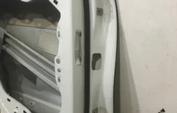 Дверь задняя левая для Volkswagen Touareg 2017 года на фотографиях