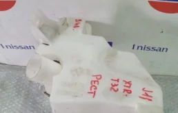 Бачок омывателя для Nissan X-Trail 2022 года на фотографиях