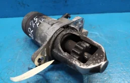 Стартер для Nissan X-Trail 2000 года на фотографиях