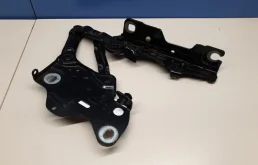 Петля капота левая для BMW 3er 2024 года на фотографиях