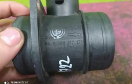 Датчик массового расхода воздуха для Volkswagen Passat 2001 года на фотографиях