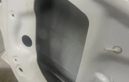 Дверь передняя левая для Audi A4 2011 года на фотографиях