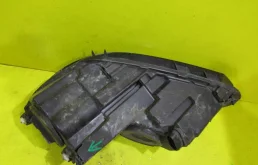 Фара правая для Volkswagen Tiguan 2012 года на фотографиях