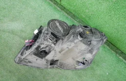 Фара правая для Mercedes-Benz GLK class 2016 года на фотографиях