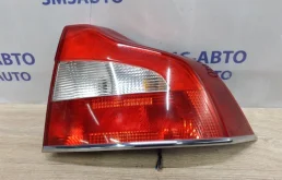 Фонарь правый для Volvo S80 2011 года на фотографиях