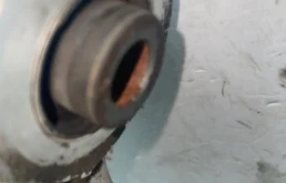 Рычаг передний левый нижний для Nissan X-Trail 2000 года на фотографиях