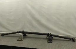 Карданный вал задний для Volvo XC70 2010 года на фотографиях