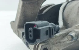 Суппорт передний правый для Skoda Octavia 2013 года на фотографиях