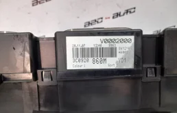 Приборная панель для Volkswagen Passat 2009 года на фотографиях