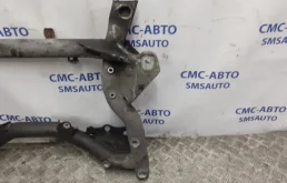 Подрамник двигателя для Mercedes-Benz C class 2014 года на фотографиях