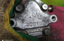 Насос ГУР для Volkswagen Passat 2001 года на фотографиях