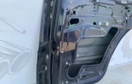 Дверь задняя правая для Mercedes-Benz M class 2000 года на фотографиях