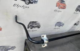 Стабилизатор поперечной устойчивости передний для Volvo XC90 2005 года на фотографиях