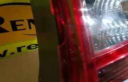 Фонарь левый для Renault Logan 2008 года на фотографиях