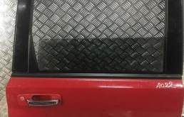 Двери для Nissan X-Trail 2006 года на фотографиях