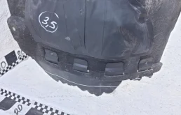 Подкрылок передний правый для Mercedes-Benz S class 2014 года на фотографиях