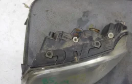 Фары для Volkswagen Passat 2005 года на фотографиях