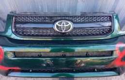 Бампер для Toyota RAV4 2002 года на фотографиях