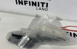 Петля капота левая для Infiniti QX 2013 года на фотографиях