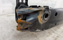 Усилитель бампера передний верхний для Toyota RAV4 2014 года на фотографиях