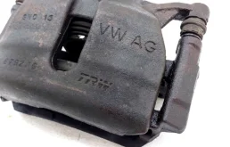 Суппорт передний правый для Skoda Octavia 2013 года на фотографиях