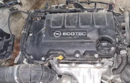 Двигатель без навесного для Opel Astra 2015 года на фотографиях