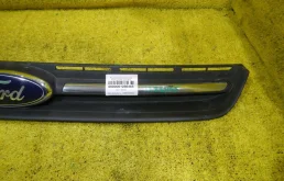 Решетка радиатора для Ford Kuga 2010 года на фотографиях