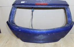 Крышка багажника для Opel Astra 2008 года на фотографиях