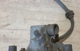 Суппорт задний правый для Ford Focus 2013 года на фотографиях