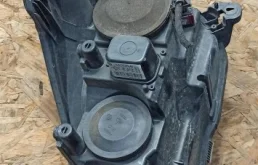 Фара правая для Opel Astra 2004 года на фотографиях