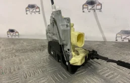 Центральный замок для Volkswagen Passat 2005 года на фотографиях