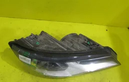 Фара правая для Volkswagen Tiguan 2012 года на фотографиях