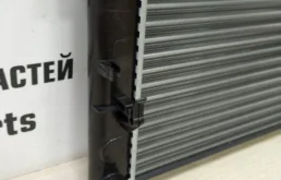 Радиатор охлаждения ДВС для Hyundai Tucson 2005 года на фотографиях