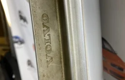 Крыло правое для Volvo S80 2005 года на фотографиях