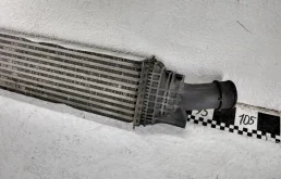 Радиатор интеркулера для Audi A4 2007 года на фотографиях