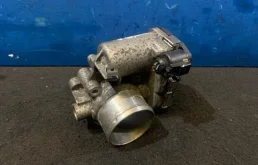 Дроссельная заслонка для Ford Focus 2014 года на фотографиях